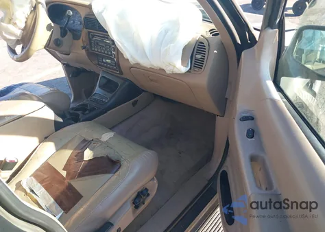 2000 Mercury Mountaineer из США, поврежденный, VIN 4M2DU66PXYUJ06516